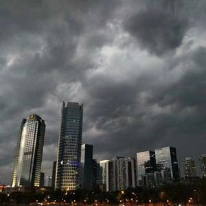 日本黄色三级片网址
